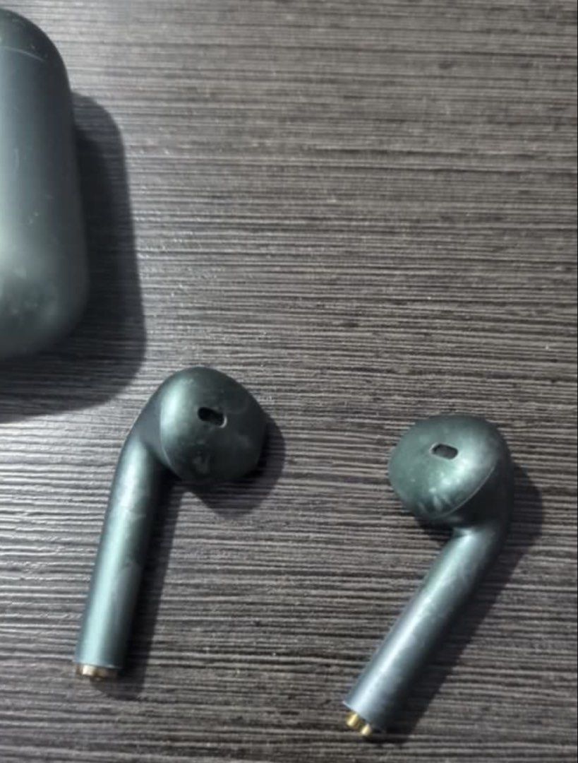 Light Blue Wireless Earbuds with Charging Case502079419351060483