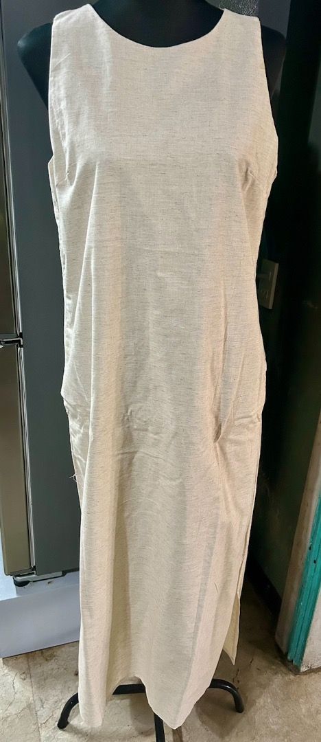 Linen Long Dress (Category: Dresses) located in Caloocan City. Submitted by hermes_evangelista (Listing ID 1447135382, Image 1). Description: Long Linen Dress with Ribbon accent at the top back with pockets & slit Simple but elegant Just needs ironing :) New but w/o tag Best Fit: Small to Medium Best:36" Waist: 28" Length: 48".