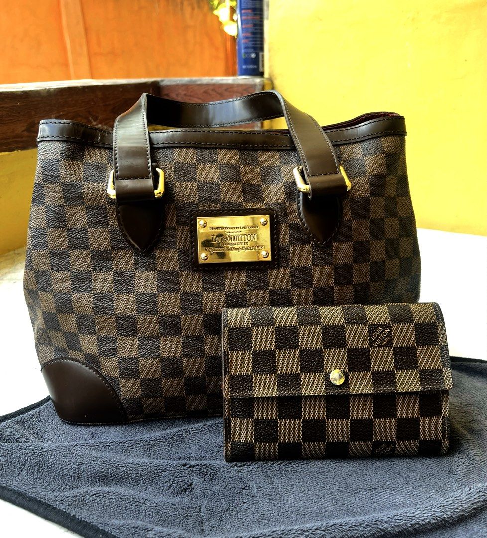 Louis vuitton bag and wallet (Category: Luxury Bags & Wallets) located in Valenzuela. Submitted by dianzskiyo (Listing ID 1447107525, Image 1). Description: 📍SELF - AUTHENTICATION📍 LOCATION : VALENZUELA 🎀AVAILABLE! SOLD ITEMS ARE MARKED OR DELETED🎀 Preloved Louis Vuitton Bag and wallet Model: LV Damier Eben Hampstead / trifold wallet 📍 what you see is what you get 📍 Managed ur expectation - this is preloved 📍 Slightly negotiable 📍 All det