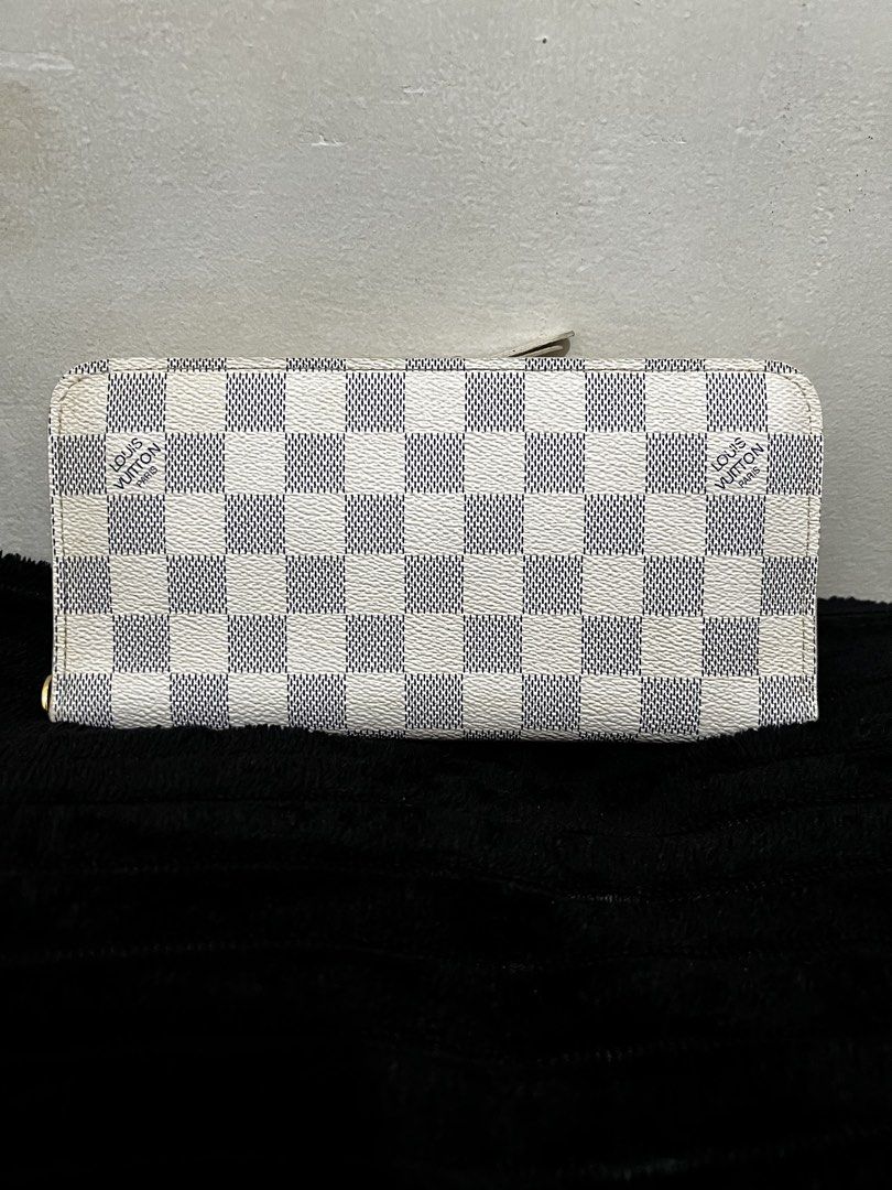 Louis Vuitton Insolite wallet (Category: Luxury Bags & Wallets) located in Valenzuela. Submitted by dianzskiyo (Listing ID 1447111379, Image 1). Description: 📍SELF - AUTHENTICATION📍 LOCATION : VALENZUELA 🎀AVAILABLE! SOLD ITEMS ARE MARKED OR DELETED🎀 Preloved LV Insolite wallet (Made in Spain) 📍 what you see is what you get 📍 Managed ur expectation - this is preloved 📍 Slightly negotiable 📍 All details were already posted (pls check photos