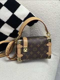 (Category: ) located in . Submitted by neverfull_luxury_sg (Listing ID 1447206039, Image 1). Description: .