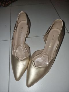 (Category: ) located in . Submitted by Natrahs_Closet (Listing ID 1447173366, Image 1). Description: .