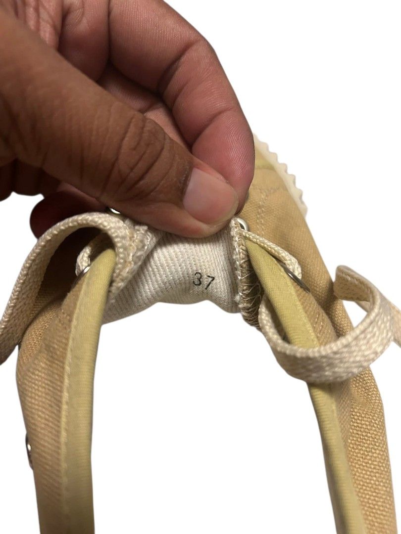 Maison Margiela Tabi (Category: Sneakers & Footwear) located in Jordan. Submitted by pareng_j0mar (Listing ID 1447262147, Image 3). Description: Size 37 on tag Like New .