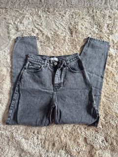 (Category: ) located in . Submitted by 017110 (Listing ID 1447163409, Image 1). Description: .