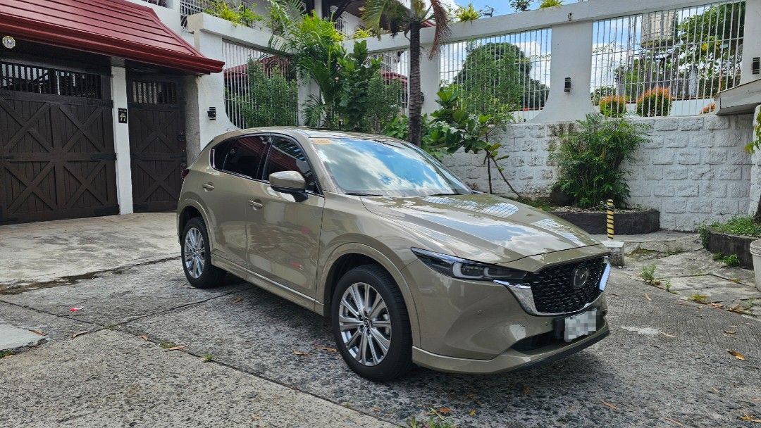 Mazda CX-5 2.5 AWD Turbo Auto (Category: Used Cars) located in Quezon City. Submitted by danesu (Listing ID 1442991309, Image 1). Description: - 1st Owner - Top of the Line Variant - Casa Maintained/FREE PMS until 2027 - Plate number ending 6 - Pm if Interested - Negotiable RFS: Extra Car/ Coding.
