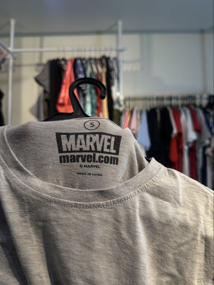 Mens Marvel Comics T-Shirt - Hulk vs Spider-Man Graphic Tee (Category: Tshirts & Polo Shirts ) located in Los Banos. Submitted by ayeeeel (Listing ID 1447278921, Image 3). Description: SIZE : SMALL ON TAG DIMES : W23 X L29 COLOR RATE : 100000000🔥/ 10 CONDITION : LIKE NEW CONDITION NO ISSUE Price + SF Courier : J&7 ‼️PWEDE TUMAWAD WAGLANG SAGAD‼️ LOCATION : LOSBAÑOS LAGUNA.