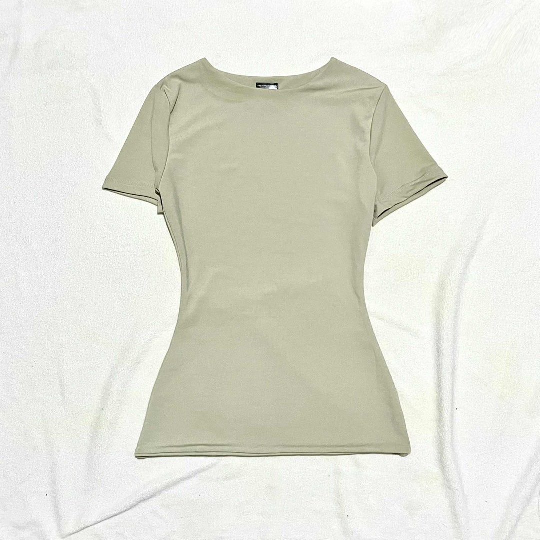 Mera Premium Basic Fitted Top (Category: Shirts) located in Manila. Submitted by shaeshops (Listing ID 1447273856, Image 1). Description: - Simple beige basic top - Short sleeves and crew neck - Stretchy, form-fitting fabric .