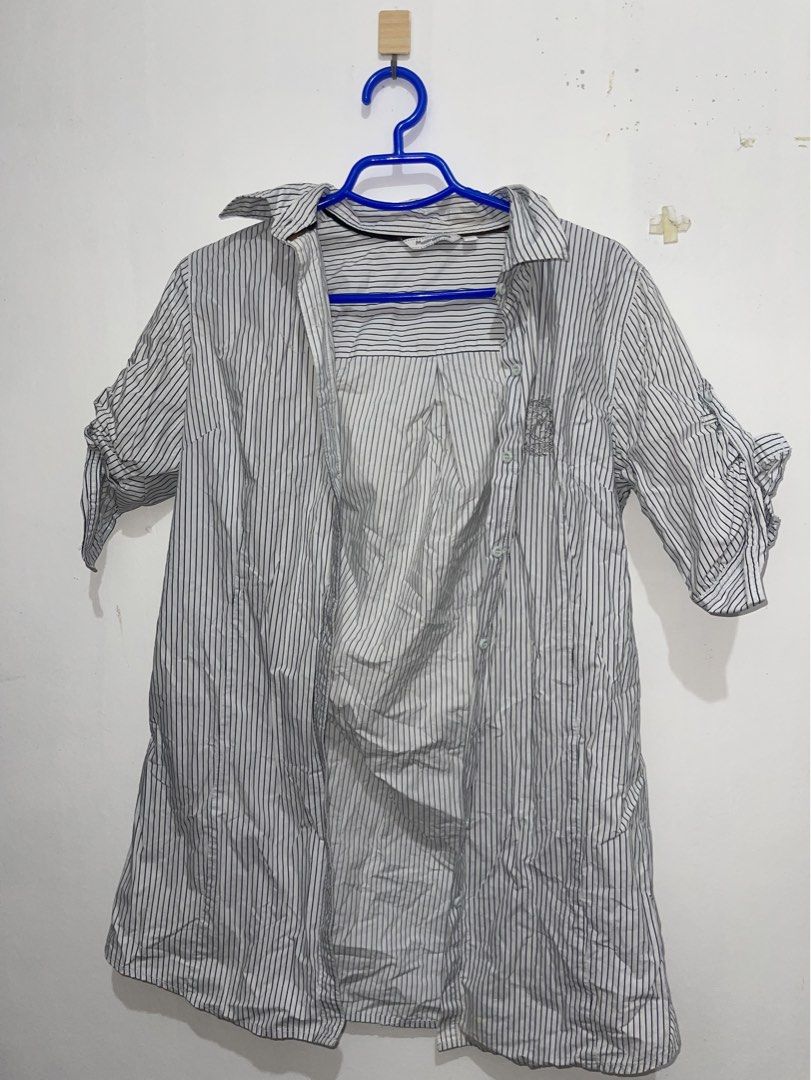 Meters/bonwe Striped Button-Up Shirt (Category: Coats, Jackets and Outerwear) located in Pasig City. Submitted by kleisette (Listing ID 1447274707, Image 1). Description: ✧ STRIPED BUTTON-UP SHIRT ✧ ♡ Fits S to M ♡METERS/BONWE SHIRT ♡ Details: Cute rolled-up sleeves ♡ Great for casual wear ♡ PHP 410 ♡ Serious buyers only, thank you! ♡.