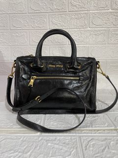 (Category: ) located in . Submitted by outfit_chic.101 (Listing ID 1447273512, Image 1). Description: .