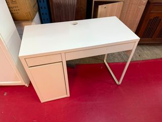 (Category: ) located in . Submitted by 2nd-furnitures (Listing ID 1447191558, Image 1). Description: .
