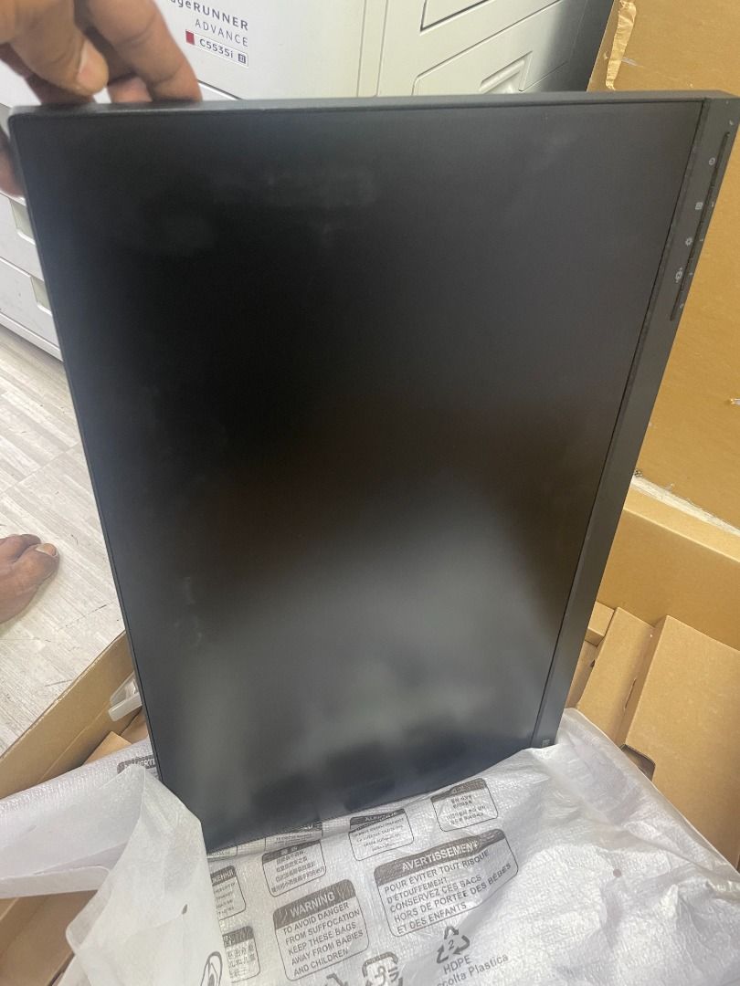 monitor (Category: Monitor Screens) located in Singapore. Submitted by sureshsg_415 (Listing ID 1447217691, Image 2). Description: Thinkvision.