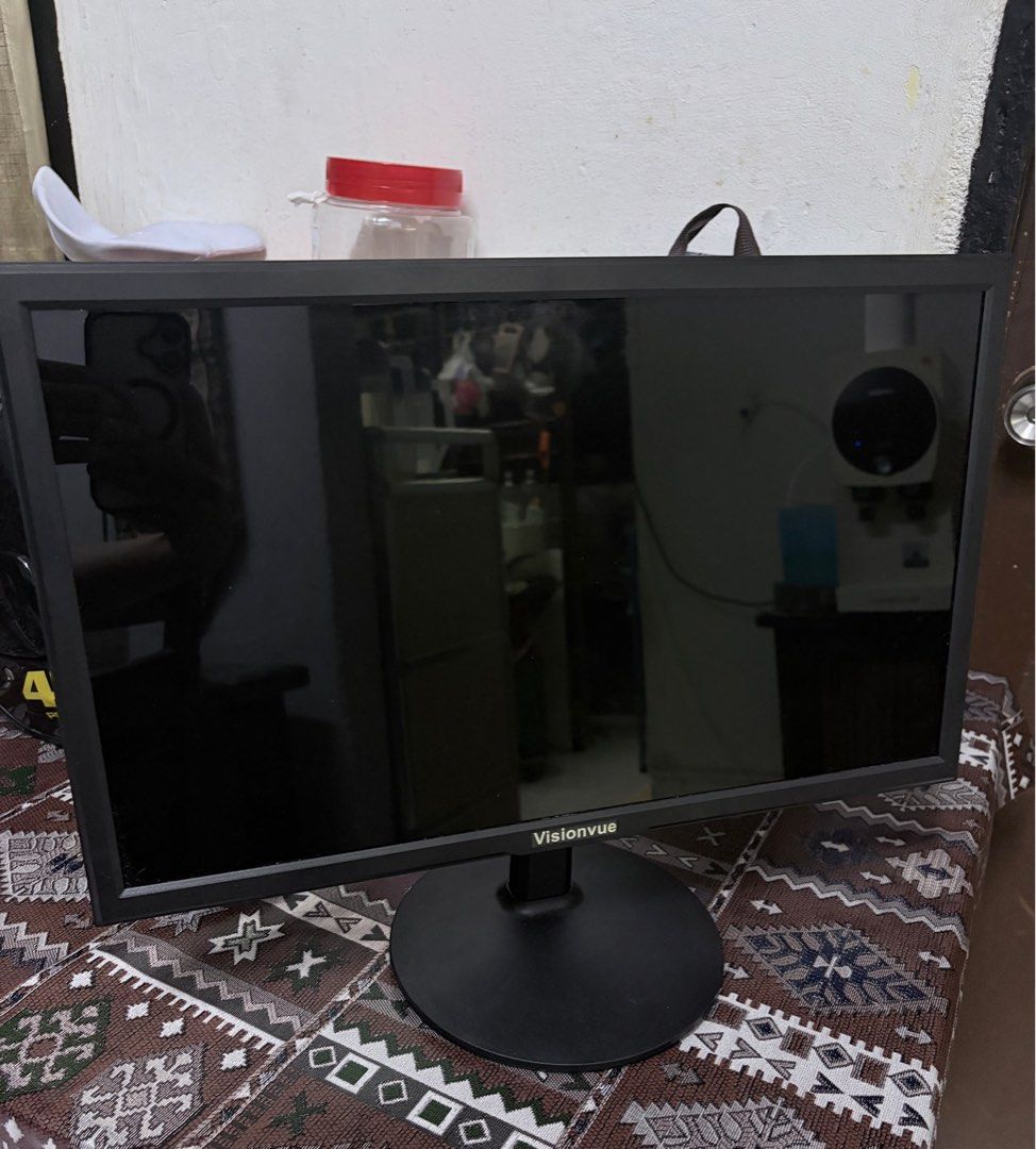 Monitor Pc (Category: Desktops) located in Kuala Lumpur. Submitted by ayqixy (Listing ID 1447280544, Image 1). Description: MONITOR VISIONVUE 19” – LENGKAP DENGAN & ADAPTER 🔥 Nak jual monitor Visionvue 19 inci. Masih dalam keadaan baik dan berfungsi elok. Sesuai untuk kerja, belajar, gaming ringan atau guna dengan desktop / console. 📺 Saiz: 19 inci ⚡ 75Hz Refresh Rate 🖥️ Resolusi 1366 × 768 🎨 Panel VA – warna cantik & selesa mata 🔌 Port HDMI