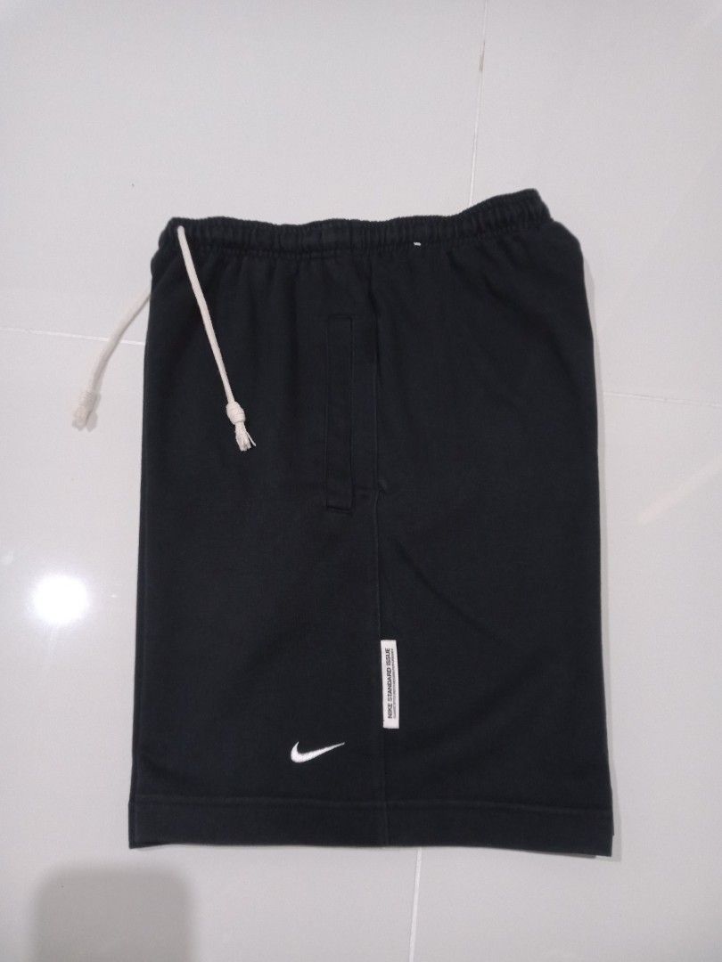 NIKE FLEECE DRI FIT SHORT (Category: Shorts) located in Kalibo. Submitted by ionsthrift (Listing ID 1447276661, Image 1). Description: 📌Ugaliing mag basa palagi, pra iwas tanong o aberya. 📌Wag na mag offer kng hndi nman kayang panindigan or bibilhin. Dahil once na nag offer ka dpat sure ka. 📌Please, manage your expectation nlng, halos lahat po ng items ay galing ukay, denedeclare ko nman pag my issue, pro pasensya na pag meron akong di napansi