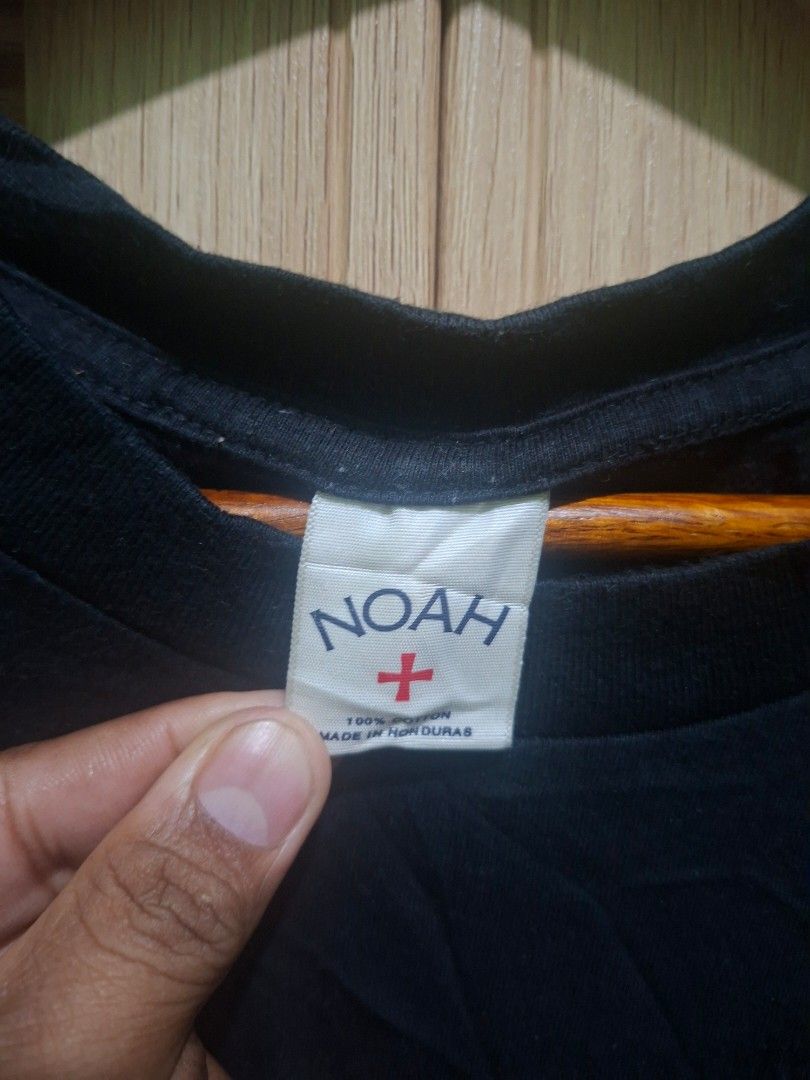 NOAH T-Shirt Black Graphic Tee (Category: Tshirts & Polo Shirts ) located in Paranaque City. Submitted by stufflykdat (Listing ID 1447214899, Image 2). Description: - Brand: NOAH - Color: Black - Feature: Graphic print on front - Origin: Made in Honduras - Style: Casual wear.