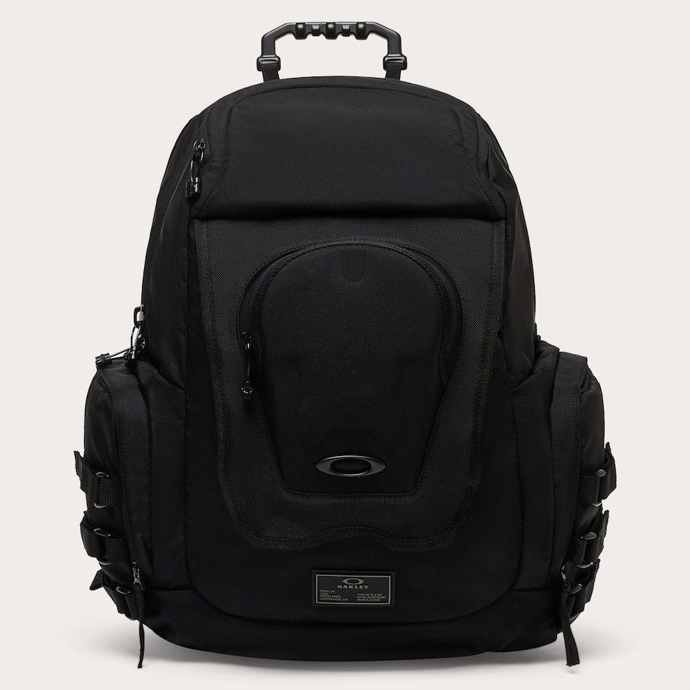 Oakley VSL Icon Backpack, Blackout (Category: Laptop Bags & Sleeves) located in Quezon City. Submitted by --ro-- (Listing ID 1447117107, Image 1). Description: Oakley VSL Icon Backpack, Blackout Code: FOS901774-02E Capacity: 24 liters Dimensions: 14.2” × 7.1” × 17.7” Laptop storage Eyewear protection Pickup @ New Manila, QC.
