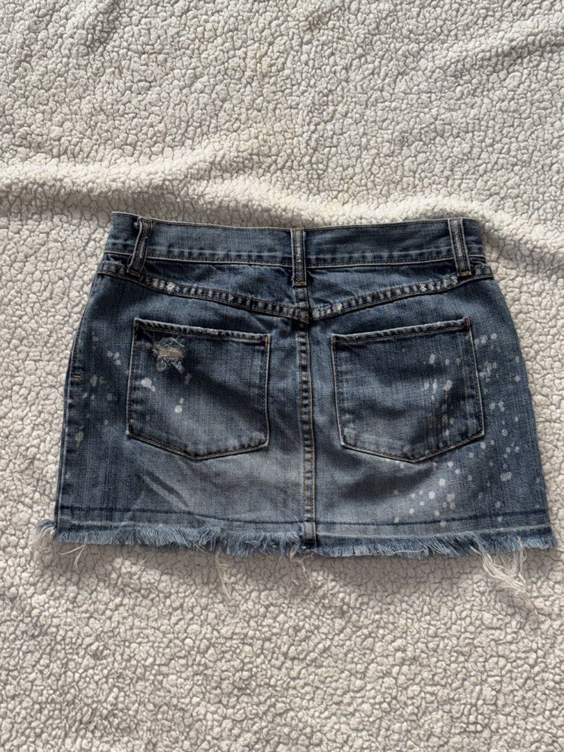 Old Navy Denim Skirt (Category: Skirts) located in San Fernando. Submitted by declutterdolly (Listing ID 1447205608, Image 2). Description: Size: XS-M Closet clean-out, hoping these find new homes 📍Pampanga.