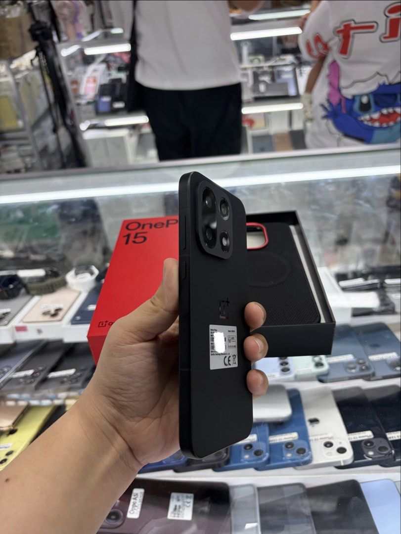 OnePlus 15 5G 512gb FU NTC No issue Complete (Category: OnePlus) located in San Juan City. Submitted by javedsgadgetshop (Listing ID 1447114797, Image 2). Description: INSTALLMENT OPTIONS : SPAY LATER / GGIVES / CREDIT CARD / SKYRO / HOMECREDIT (BRANDNEW) QUICK INFO! ✖️ ➡️ OnePlus 15 5G ➡️ 512gb ➡️ Black Color ➡️ NTC Variant ➡️ 99% Makinis & 100% BH ➡️ Factory Unlock ➡️ WITH FREE CASE AND CHARGER & Box 🤝 We accept swap | Trade - In 💳 We do inst