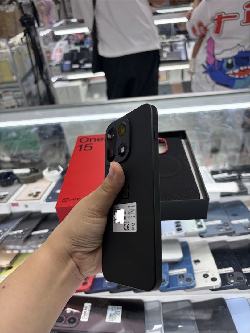 OnePlus 15 5G 512gb FU NTC No issue Complete (Category: OnePlus) located in San Juan City. Submitted by javedsgadgetshop (Listing ID 1447114797, Image 3). Description: INSTALLMENT OPTIONS : SPAY LATER / GGIVES / CREDIT CARD / SKYRO / HOMECREDIT (BRANDNEW) QUICK INFO! ✖️ ➡️ OnePlus 15 5G ➡️ 512gb ➡️ Black Color ➡️ NTC Variant ➡️ 99% Makinis & 100% BH ➡️ Factory Unlock ➡️ WITH FREE CASE AND CHARGER & Box 🤝 We accept swap | Trade - In 💳 We do inst