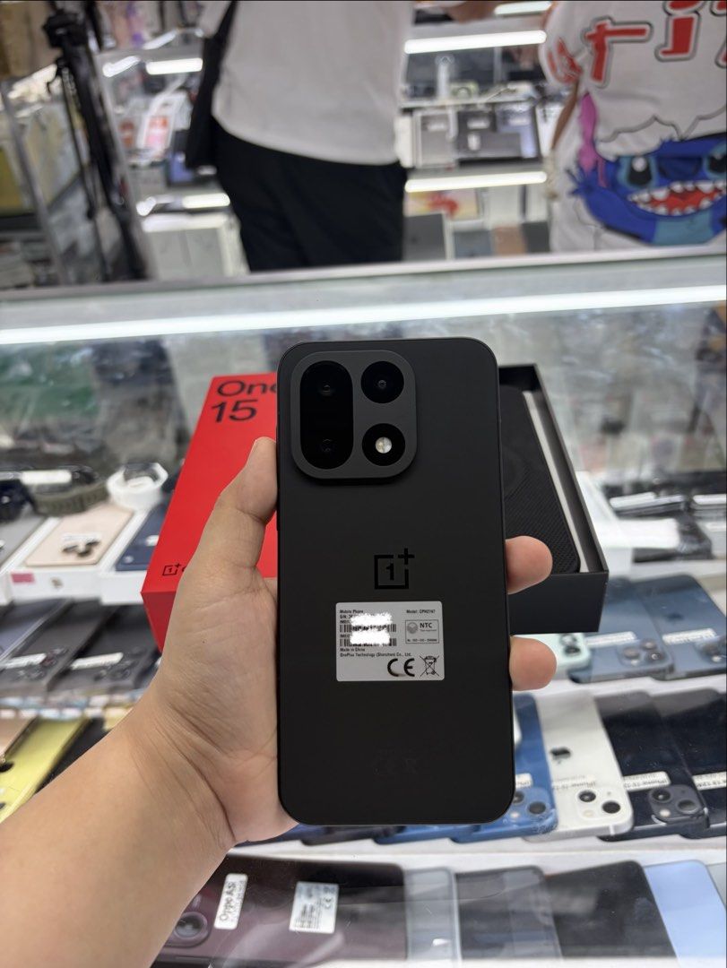 OnePlus 15 5G 512gb FU NTC No issue Complete (Category: OnePlus) located in San Juan City. Submitted by javedsgadgetshop (Listing ID 1447114797, Image 1). Description: INSTALLMENT OPTIONS : SPAY LATER / GGIVES / CREDIT CARD / SKYRO / HOMECREDIT (BRANDNEW) QUICK INFO! ✖️ ➡️ OnePlus 15 5G ➡️ 512gb ➡️ Black Color ➡️ NTC Variant ➡️ 99% Makinis & 100% BH ➡️ Factory Unlock ➡️ WITH FREE CASE AND CHARGER & Box 🤝 We accept swap | Trade - In 💳 We do inst