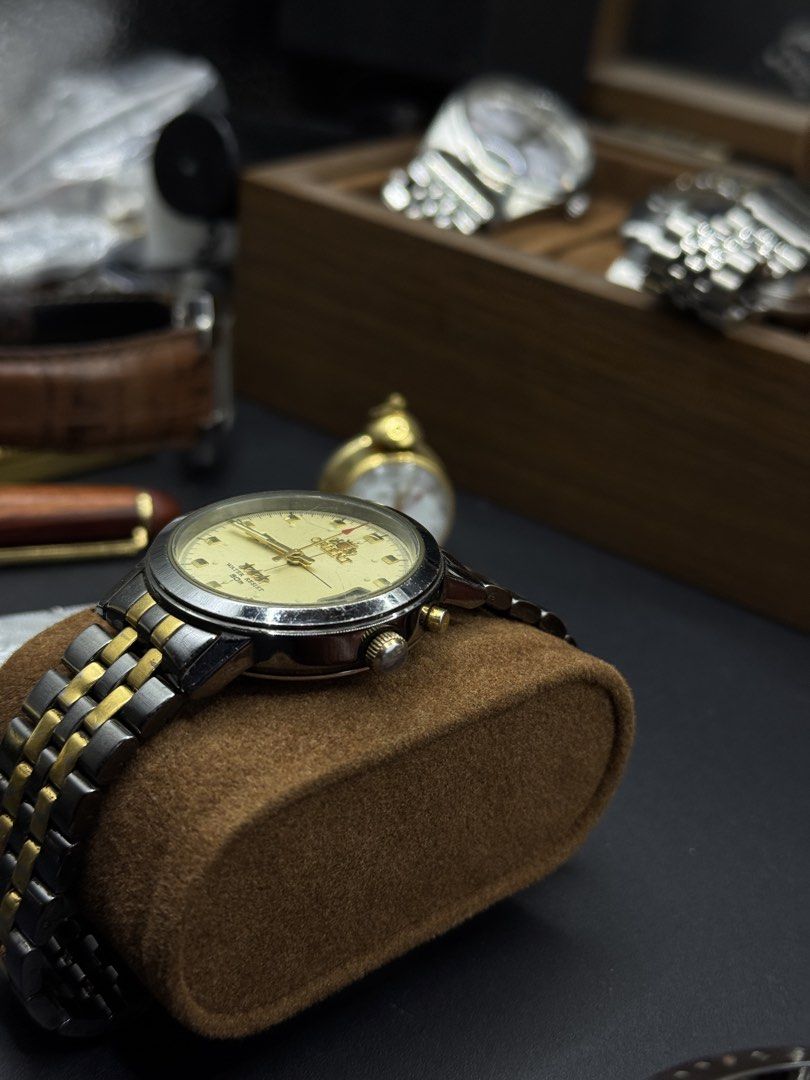 Orient 3 Star Automatic phantom black gold tone Automatic Dater (Category: Men's Watches) located in Pinili. Submitted by thetimecollector (Listing ID 1447286620, Image 2). Description: Black stainless And Gold Tone Phantom 36mm case automatic Newly Serviced July 1, 2026.
