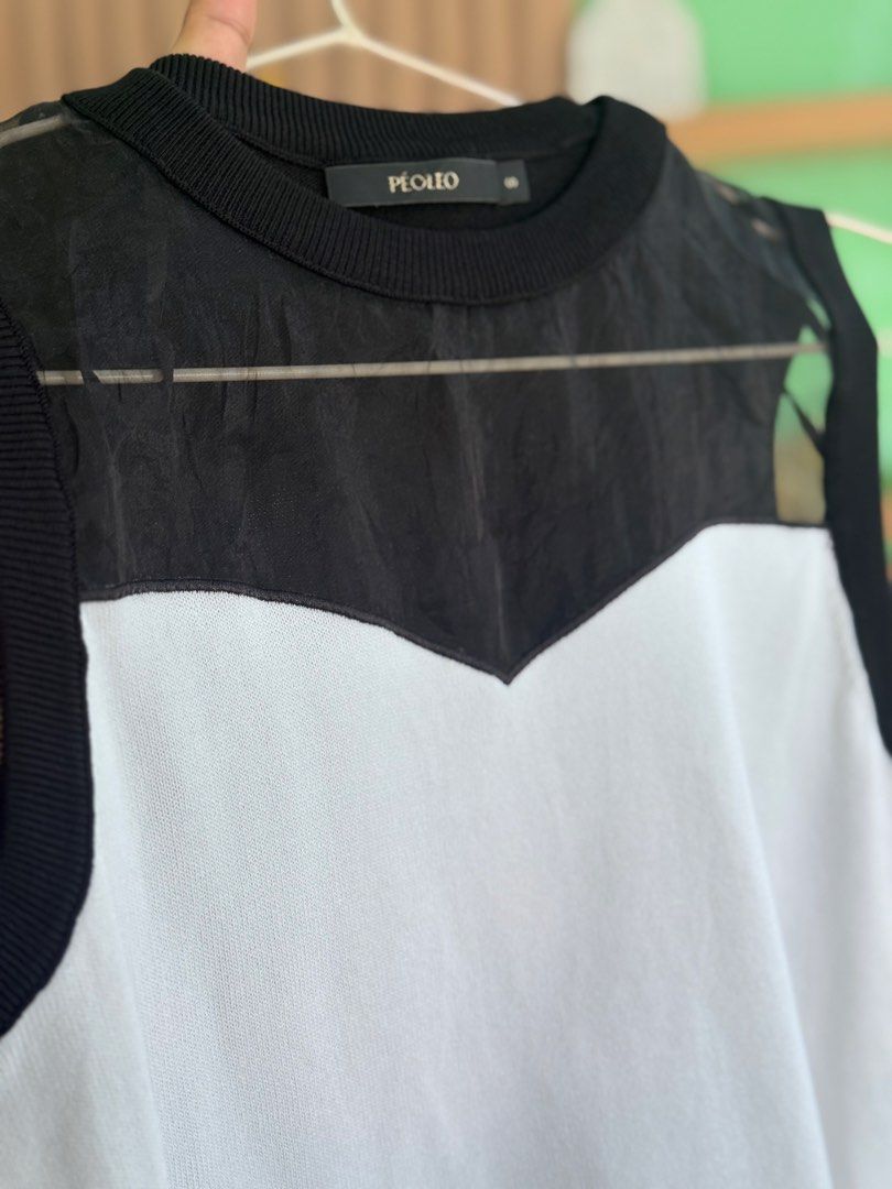 Peoleo black mesh neckline knitted top (Category: Sleeveless) located in Bayombong. Submitted by akmayo (Listing ID 1447128512, Image 3). Description: .