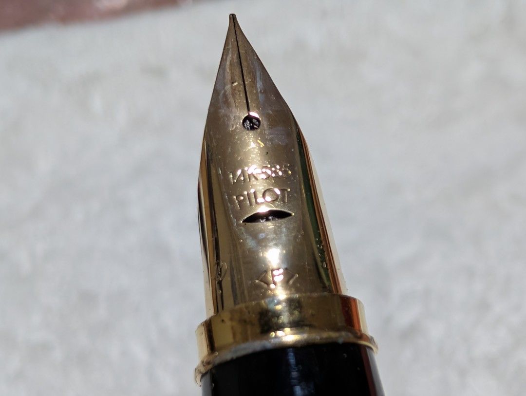 Pilot Custom Grandee 14k Solid Gold Nib - P2258 (Category: Everything Else Others) located in Makati City. Submitted by greatbuysmnl (Listing ID 1447183390, Image 1). Description: Pilot Custom Grandee 14k Solid Gold Nib - P2258.