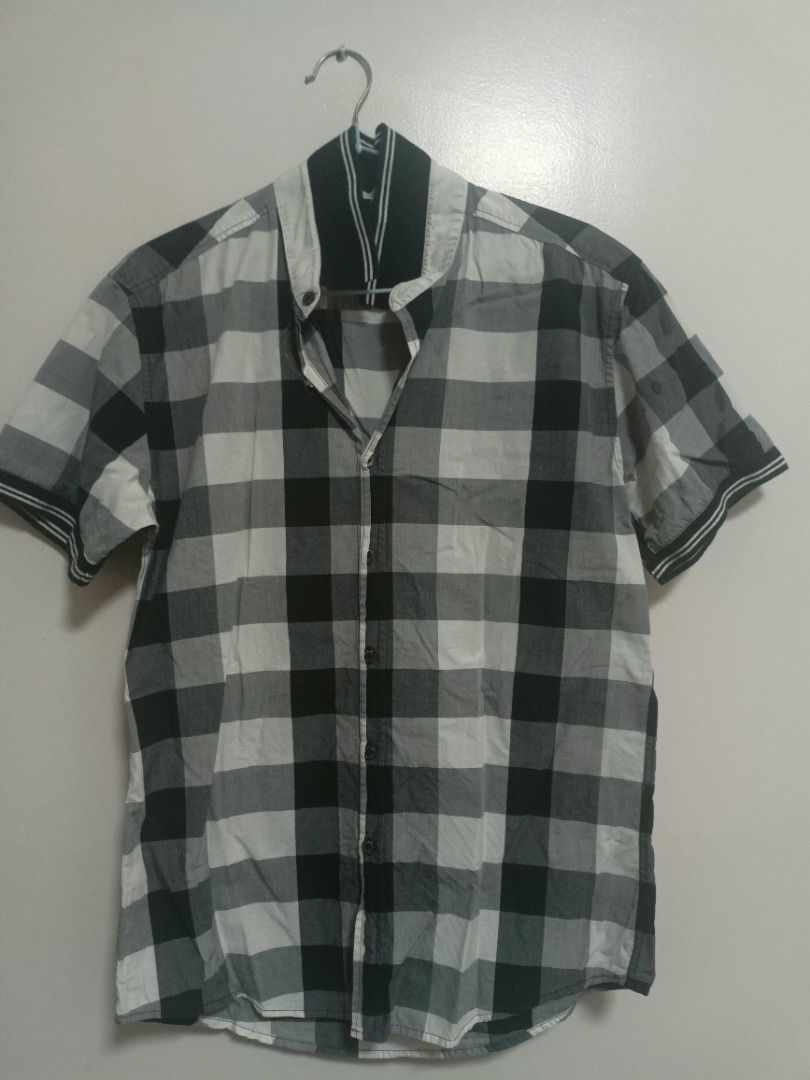 Preloved Men's Clothes Bundle A | 3 pcs | Good Condition (Category: Tshirts & Polo Shirts ) located in Caloocan City. Submitted by gabbers12 (Listing ID 1447191808, Image 3). Description: ✨ PRELOVED CLOTHES MEN'S BUNDLE A ✨ ✔️ 3 pieces per bundle ( 1 Dickes polo) ✔️ Good wearable condition ✔️ No major damage ✔️ Some signs of use may be present 📏 Sizes vary Estimated fit: S–M (No size tags on some items) 💸 Price: ₱100 per bundle 📌 Please manage