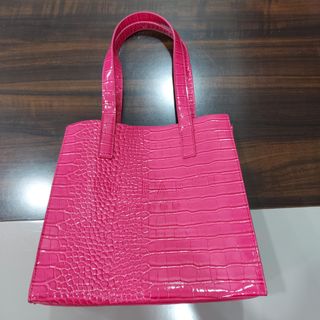 (Kategori: ) berada di . Dikirim oleh madamejul (ID iklan 1447222139, Gambar 1). Deskripsi: .