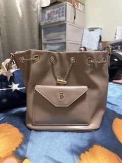 (Category: ) located in . Submitted by celineyee1944 (Listing ID 1447252962, Image 1). Description: .