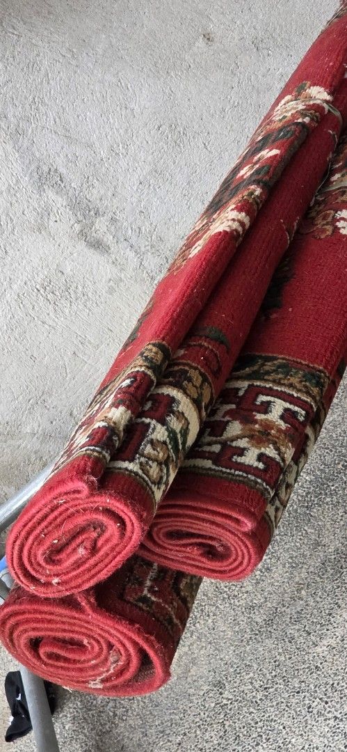 Red Oriental Pattern Runner Rugs (Category: Carpets, Mats & Flooring) located in Santa Maria. Submitted by ellahqy28 (Listing ID 1447175029, Image 2). Description: - Set of 2 red runner rugs - Features a traditional oriental pattern with beige and brown accents - Ideal for hallways or entryways - Rolled up for convenient storage - Feel free to ask any questions!.