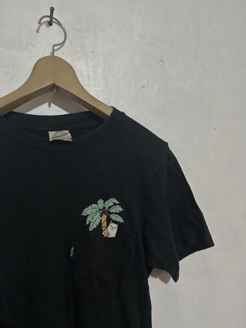 Ripndip Pocket tee (Category: Activewear) located in Manila. Submitted by ourpamana (Listing ID 1447110706, Image 3). Description: RipnDip Pocket tee Small Excellent condition No issue 500 pesos.