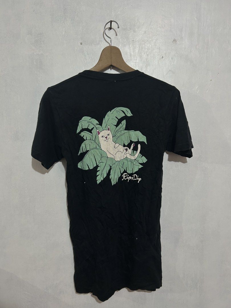 Ripndip Pocket tee (Category: Activewear) located in Manila. Submitted by ourpamana (Listing ID 1447110706, Image 2). Description: RipnDip Pocket tee Small Excellent condition No issue 500 pesos.