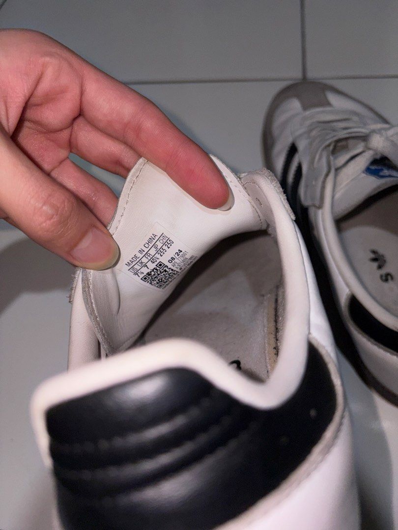 Samba OG white core black 40 (Kategori: Sepatu Wanita) berada di Tangerang. Dikirim oleh perfectly.used (ID iklan 1447268577, Gambar 3). Deskripsi: Adidas samba og cloud white Size US 7 1/2 UK 7 EU 40 No minus Hanya pemakaian wajar Tinggal laundry Siap kirim with box.