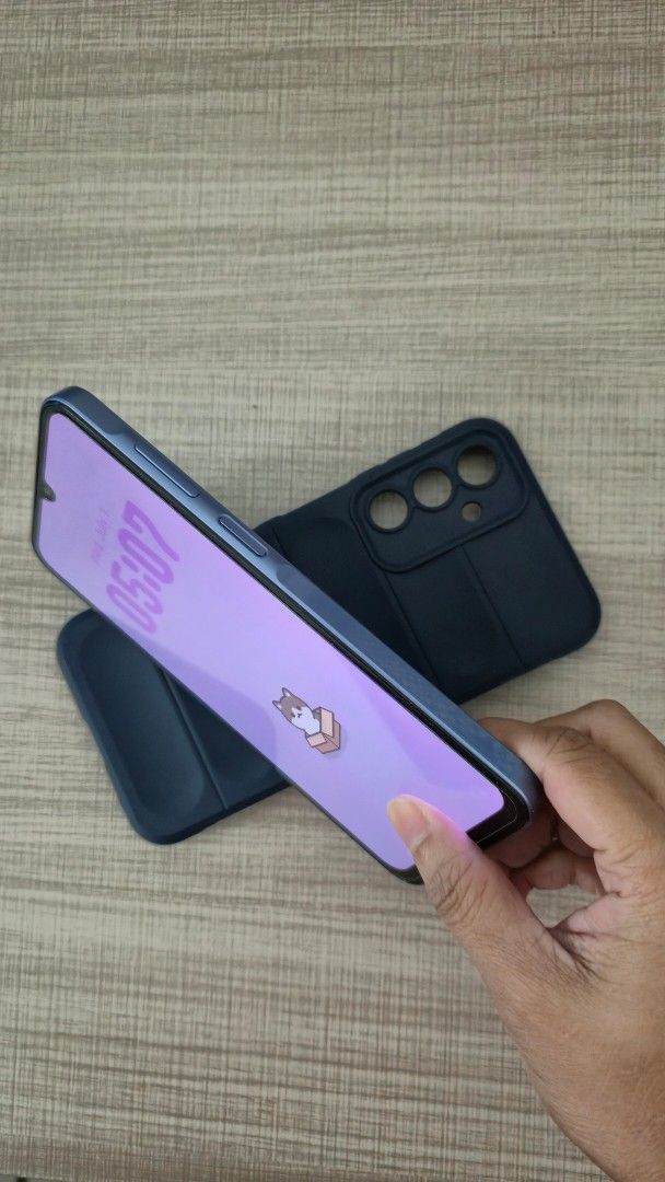 Samsung A25 5G (Category: Samsung) located in Mandaluyong City. Submitted by sjsnacktimedeliciosa.17 (Listing ID 1447194402, Image 2). Description: For SALE Samsung A25 5G❗️❗️ Message for more details❗️ Category Specification Details Display 6.5-inch FHD+ Super AMOLED, 120Hz refresh rate, 1,000 nits peak brightness ProcessorSamsung Exynos 1280 (5nm, Octa-core up to 2.4 GHz) Memory (RAM) 8GB (Storage)256GB (Expandable up to 1TB via microSD) Camera