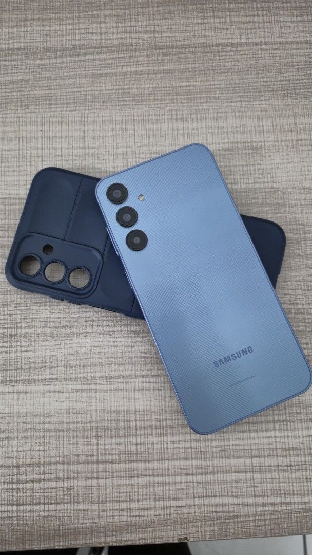 Samsung A25 5G (Category: Samsung) located in Mandaluyong City. Submitted by sjsnacktimedeliciosa.17 (Listing ID 1447194656, Image 2). Description: For SALE Samsung A25 5G❗️❗️ Message for more details❗️ Category Specification Details Display 6.5-inch FHD+ Super AMOLED, 120Hz refresh rate, 1,000 nits peak brightness ProcessorSamsung Exynos 1280 (5nm, Octa-core up to 2.4 GHz) Memory (RAM) 8GB (Storage)256GB (Expandable up to 1TB via microSD) Camera