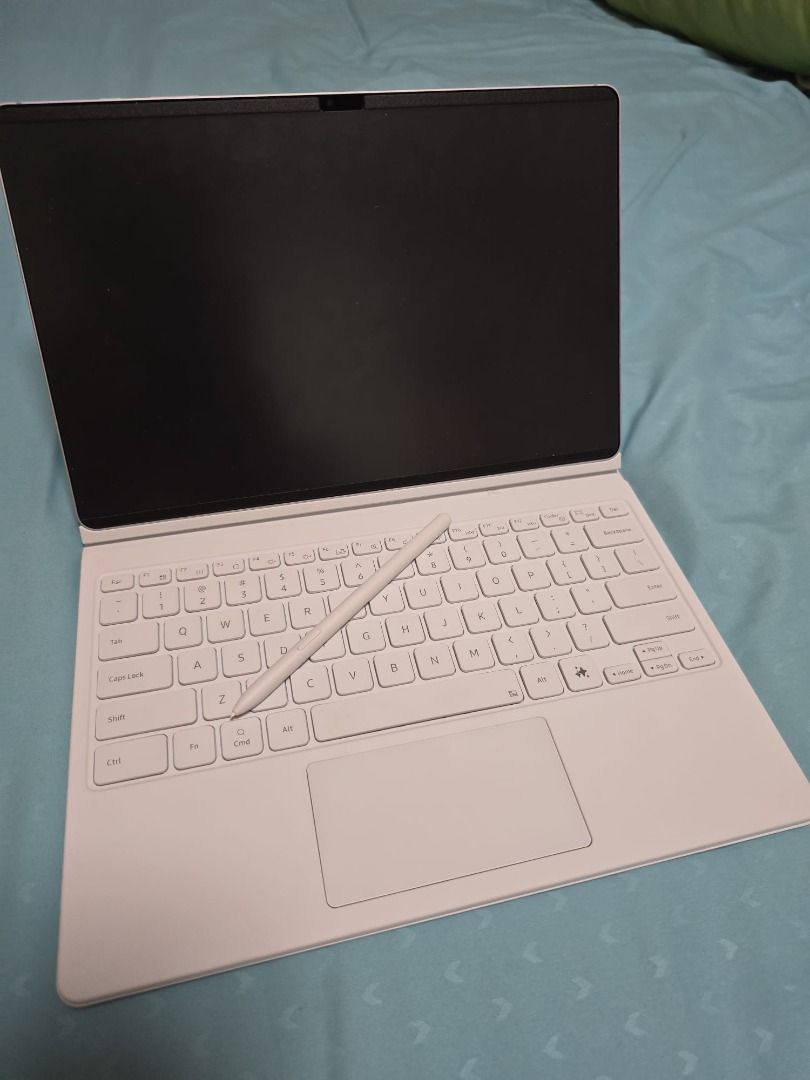 SAMSUNG Galaxy Tab S10 Plus 256GB (White) + Keyboard + Stylus