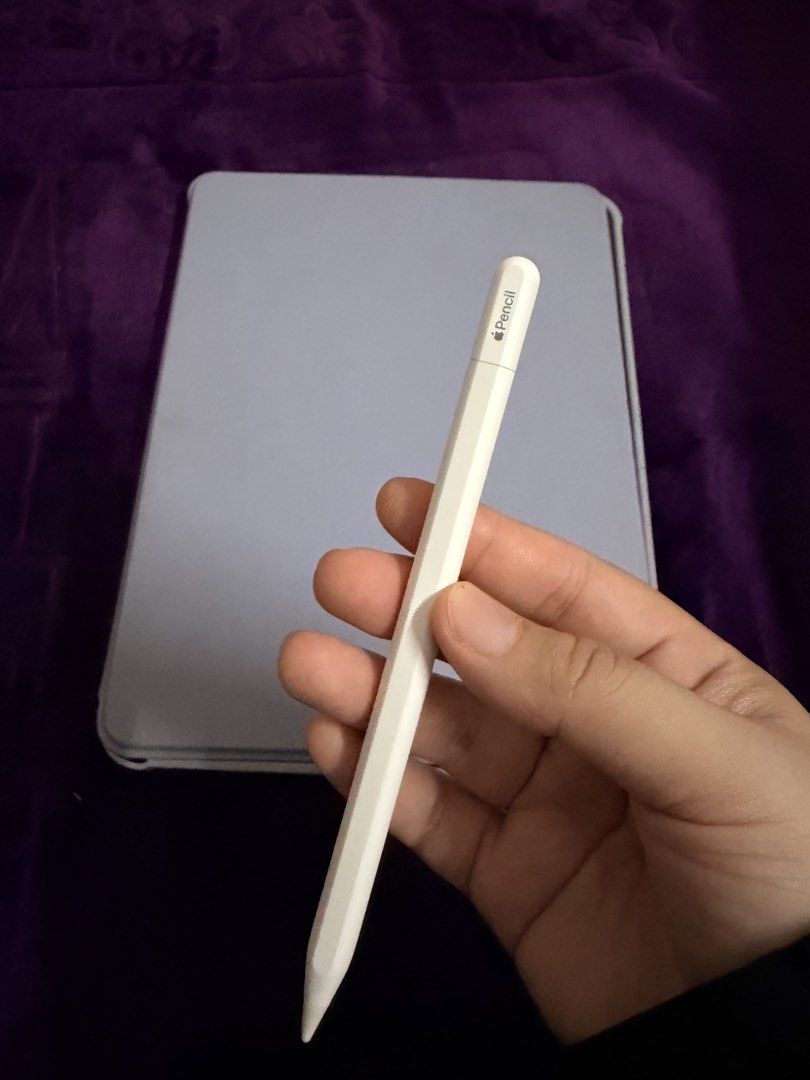[SECONDHAND] (Category: Laptops & Notebooks) located in Temerloh. Submitted by wxni_bb (Listing ID 1447149392, Image 3). Description: iPad Air 11-inch (M3) Color : Purple 128 Gb First use : October 2025 Limited warranty : 21/10/2026 Battery health : 90% (cycle count 195) I'm selling it with Apple Pencil (USB-C). Buy separately also can. .