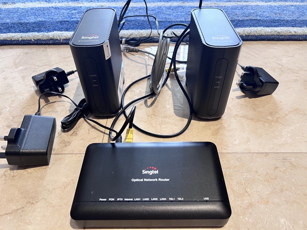 Singtel Optical Network Router & WiFi 6 Mesh Extender Set