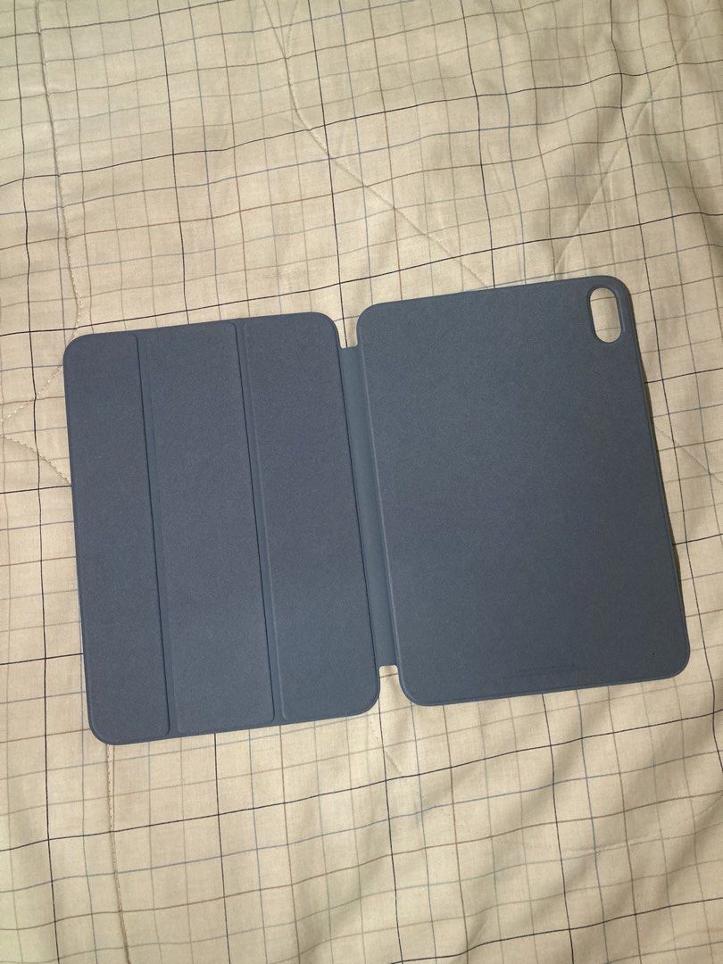 Smart Folio Ipad Mini 7 A17 Pro Case in Denim (Category: Cases & Sleeves) located in Cavite. Submitted by nadadadaaa (Listing ID 1447203725, Image 3). Description: - original, bought from powermac - good as new, no box - with denim sleeve as a freebie rfs: i don’t like it, used it only for a few hours.