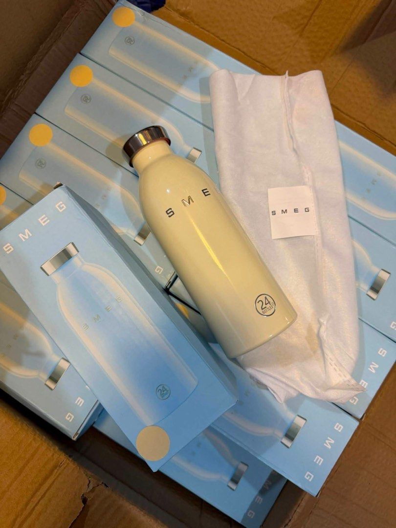 SMEG Insulated Bottle (Category: Water Bottles & Tumblers) located in Pasig City. Submitted by whimsy.finds (Listing ID 1447123459, Image 2). Description: 500ml For hot&cold With box Payment first basis via Gcash / Maribank / Maya Ship via Lalamove / JNT *no rush shipping *open for bulk order with discount .
