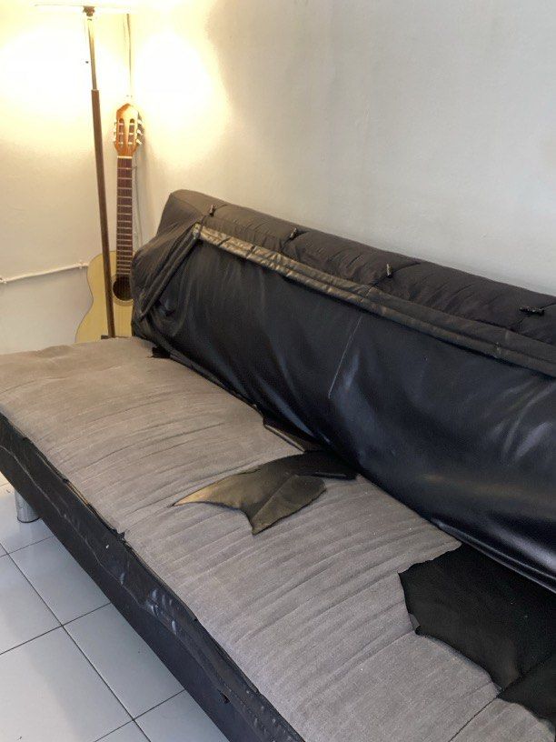 SOFABED sofa bed 180 cm x 90 cm (Kategori: Perabotan Rumah) berada di Bandung. Dikirim oleh aldadudadu (ID iklan 1447131935, Gambar 2). Deskripsi: Ukuran sofa bed lebih besar dari biasanya, Dijual karena mau pindah rumah. Nego sampai jadi.