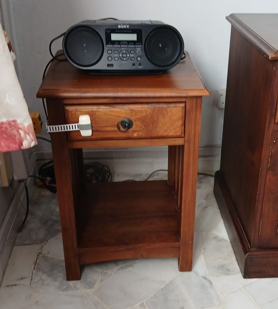 Solid Wooden Side Table498079918090496000