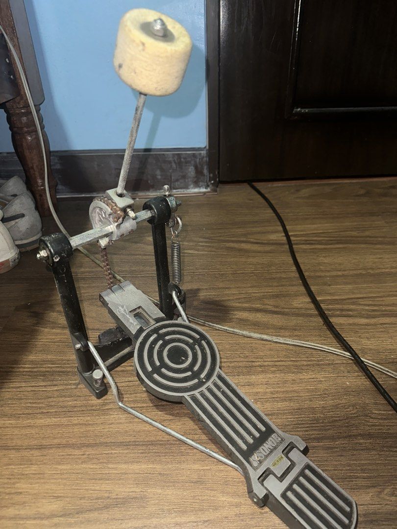 sonor bass drum pedal (Category: Musical Instruments) located in Quezon City. Submitted by renzoolim (Listing ID 1447287170, Image 1). Description: has rust on chain but still working well meetup cubao or shipping.