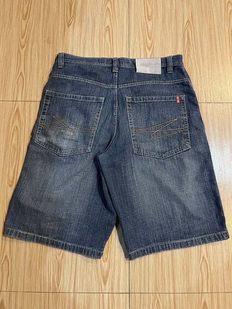 Southpole Denim Shorts Size 34 (Category: Shorts) located in Davao. Submitted by skebedelejdie (Listing ID 1447173732, Image 2). Description: - Southpole denim shorts - Classic blue wash - Size 34 waist - Button and zip closure - Two back pockets with stitching detail - Red logo tab on front pocket - Ideal for casual wear.