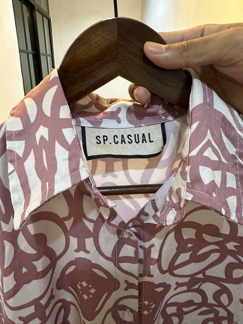 SP CASUAL Pink & White Patterned Long Blouse (Category: Dresses) located in Kuala Lumpur. Submitted by nurdlh (Listing ID 1447236401, Image 2). Description: Long blouse brand SP CASUAL Full button Material satin .