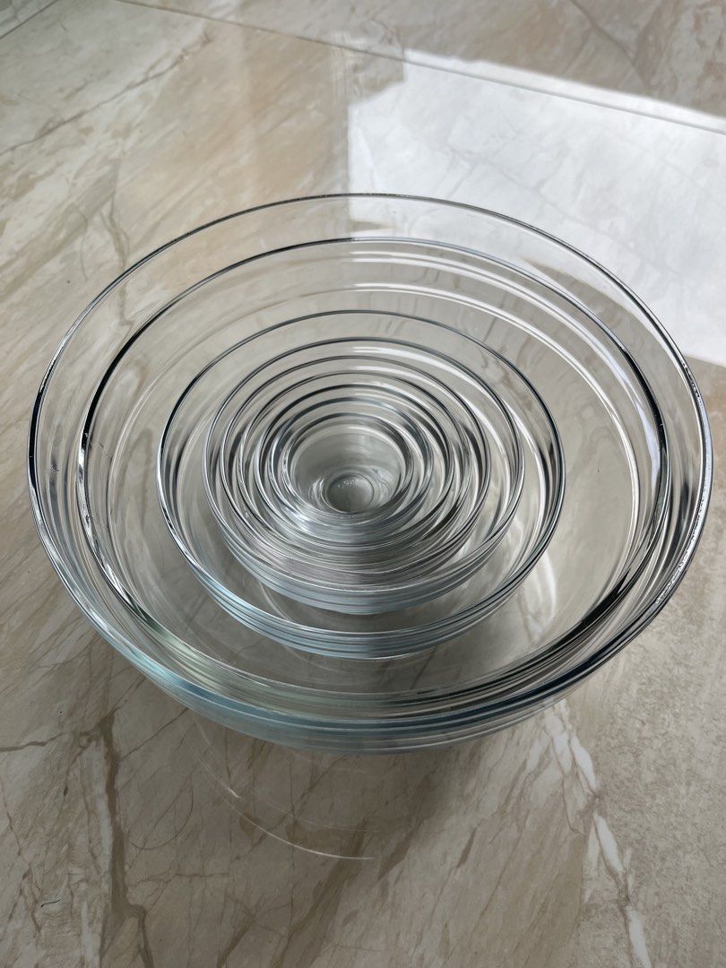 Stack of Glass Bowls498299530779054081
