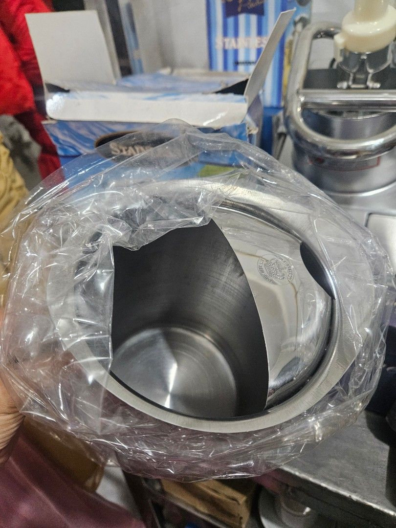 Stainless Steel Water Pitcher 80 oz (Category: Pitchers & Dispensers) located in Caloocan City. Submitted by fashionista_18 (Listing ID 1447173853, Image 3). Description: - Brand new, never used - Stainless steel water pitcher - 80 oz capacity - Made by U.S. Ware Mfg. Co. Inc. - Ideal for serving beverages - Comes in original packaging.