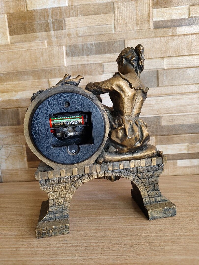 Table clock (Category: Clocks) located in Davao. Submitted by dvo_jpnstuff (Listing ID 1447161129, Image 3). Description: Japan Quality.