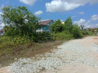 (Category: ) located in . Submitted by 142125458 (Listing ID 1444099111, Image 1). Description: .