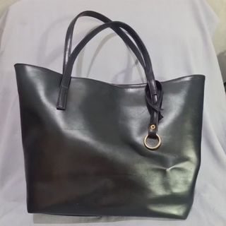(Kategori: ) berada di . Dikirim oleh PrelovedBrandedStore (ID iklan 1447218900, Gambar 1). Deskripsi: .